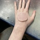 r/notinteresting - I am the same color as Lunchables ham