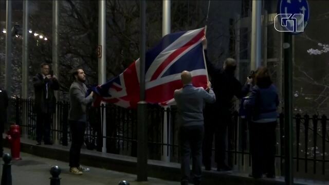 Conselho e Parlamento Europeus removem bandeira do Reino Unido horas antes do Brexit