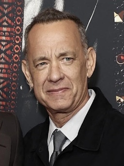 Íomhá:Tom Hanks at the Elvis Premiere 2022.jpg